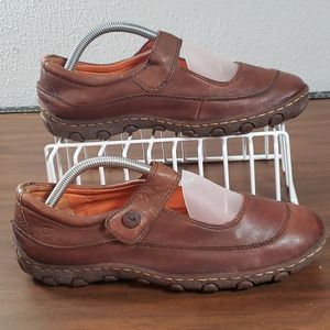BORN Brown Mary Jane Leather‎ Flat Shoe size US 10/ EUR 42 Thick Gummy Sole